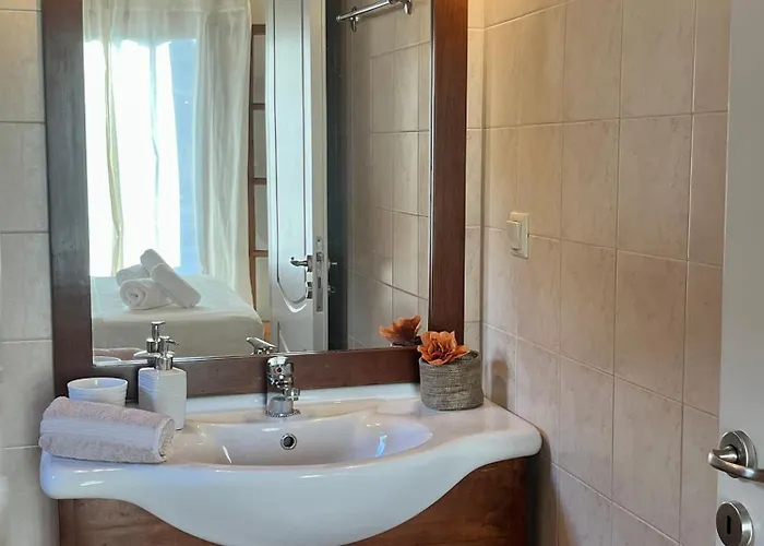 Homey Stoupa, Mani Stoúpa
